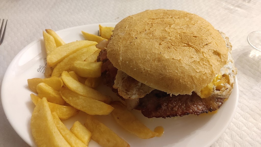 Bar Perita 2 — Comida y bebida