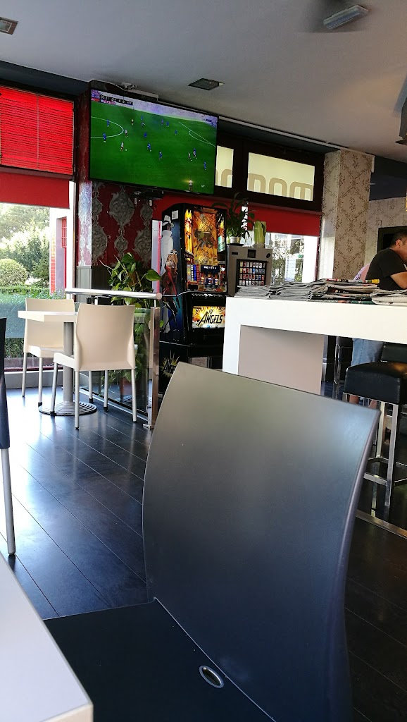 Cafe Momo — Ambiente