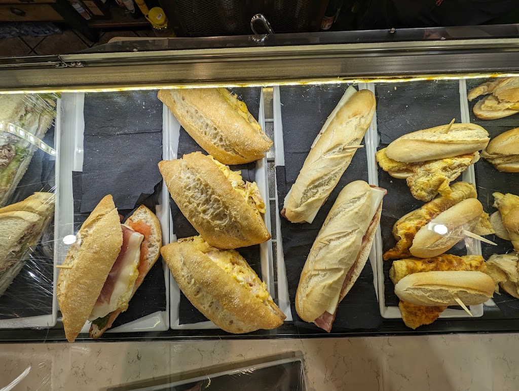 Cafeteria Arraigo — Comida y bebida