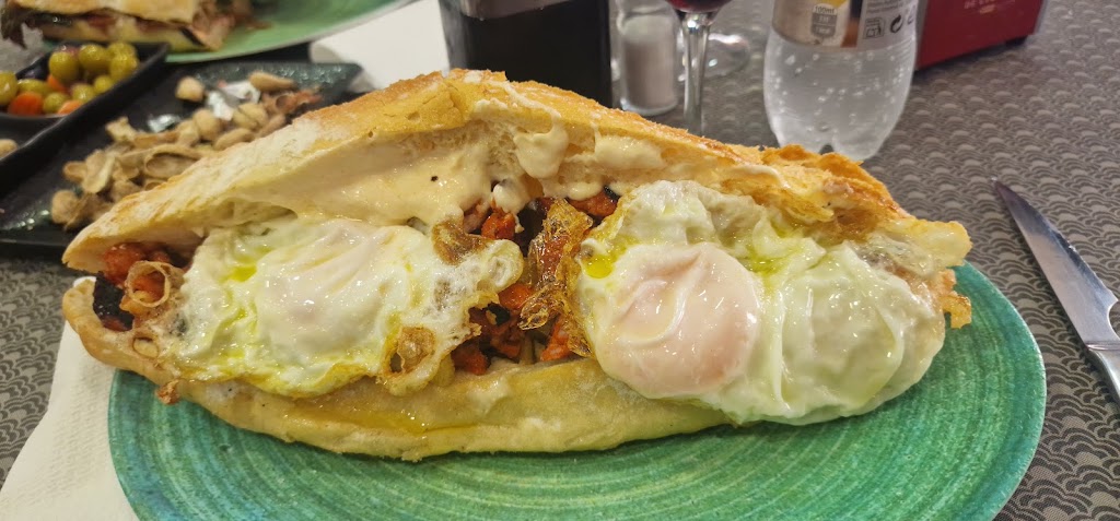 Cafeteria Roma — Comida y bebida