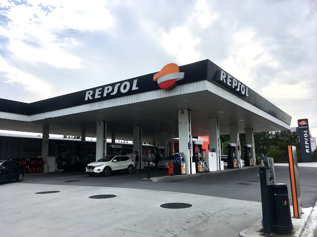 Estacion de Servicio Repsol — Exterior