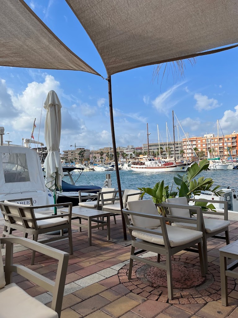 Prive Design Lounge Cafe