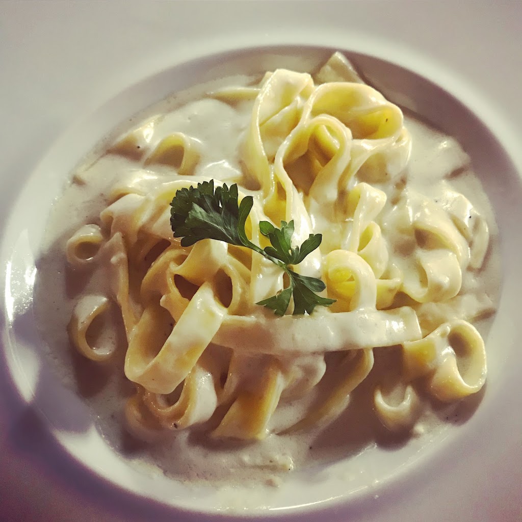 Montmartre Bistro — Comida y bebida