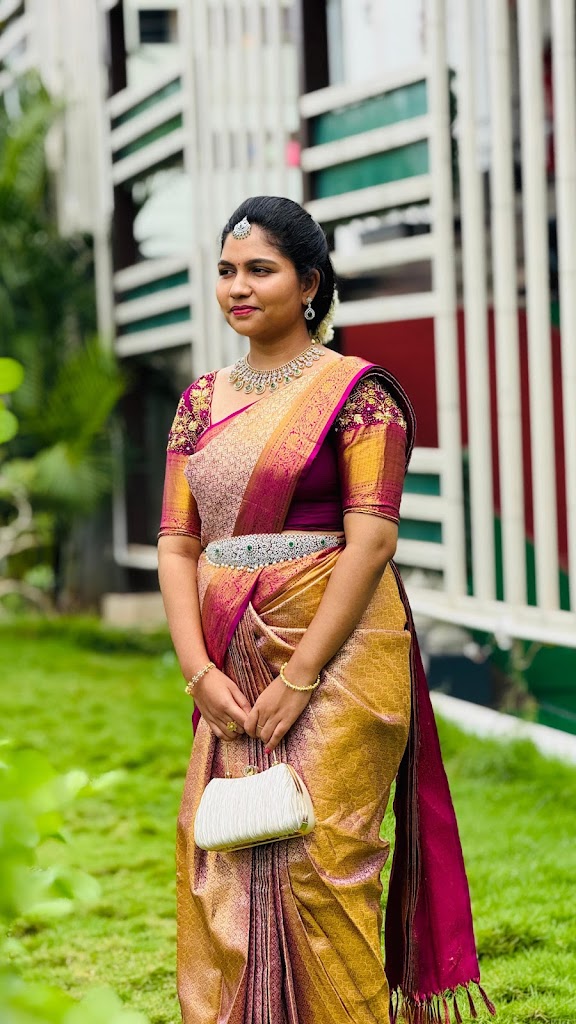 Pure And Natural Unisex Salon Academy