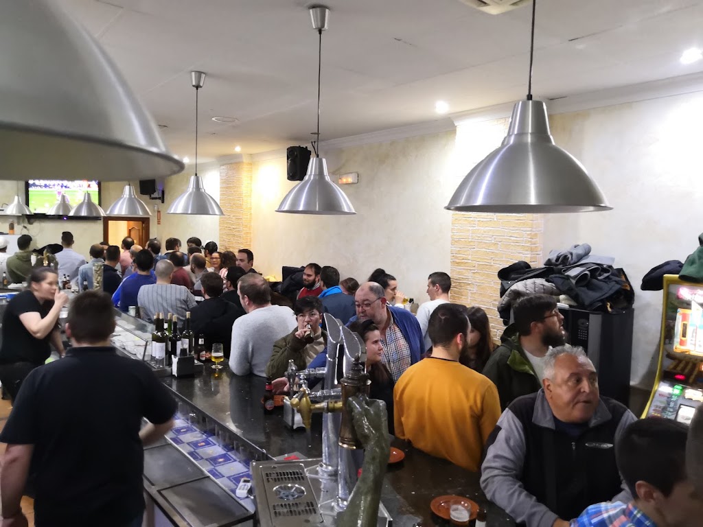 Cerveceria Los Almendros — Ambiente