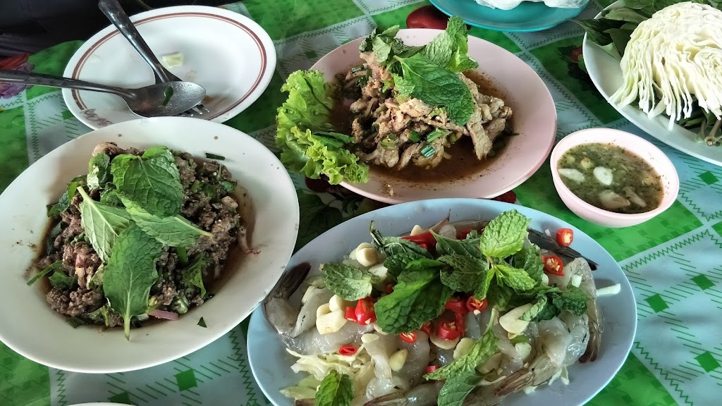 ร้านส้มตำเจ้นก-หูกวาง の写真