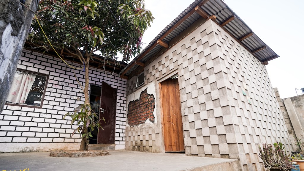 Isabella Travellers Hostel