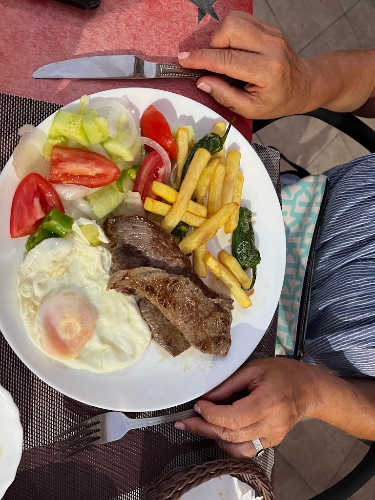 Restaurante +47 — Comida y bebida