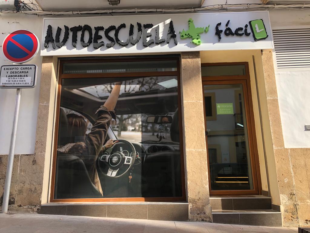 AUTOESCUELA + FACIL