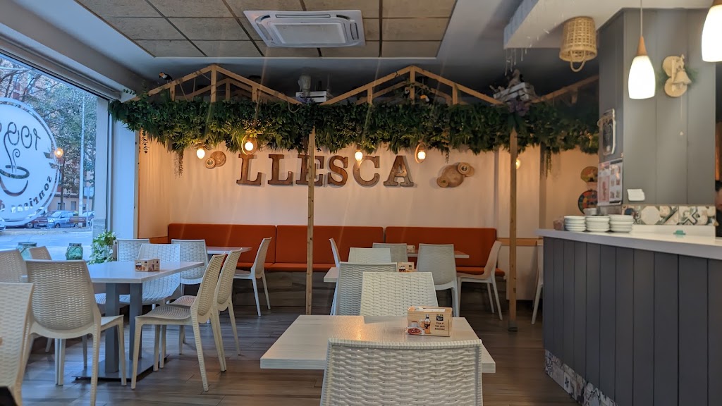 Llesca. Pa i cafe — Ambiente