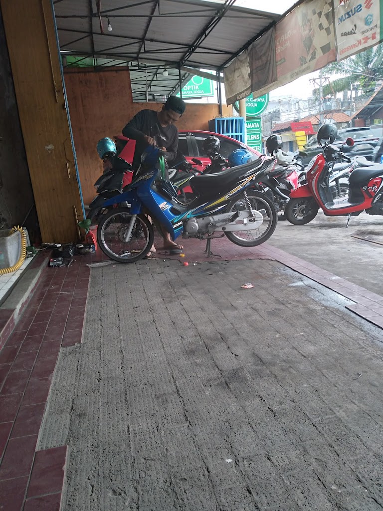 MAKMUR MOTOR