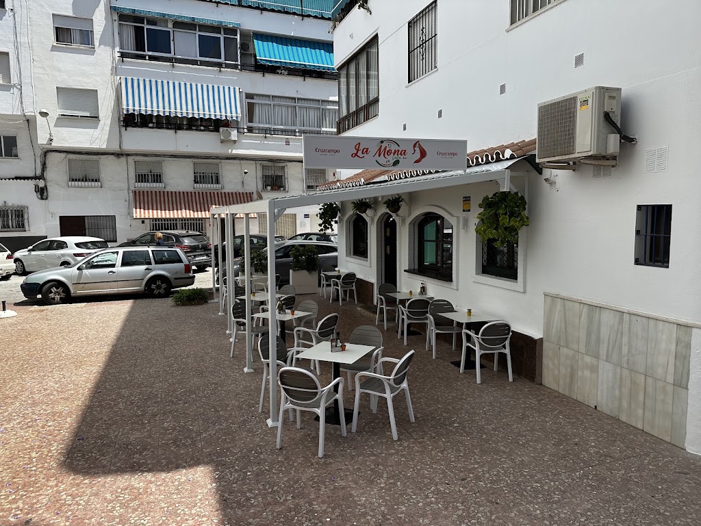 La Mona Gastro Bar — Ambiente