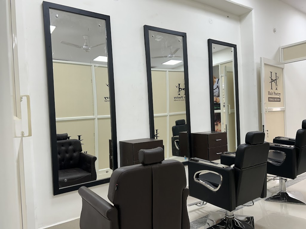 Hair Poetry Unisex Salon Lounge