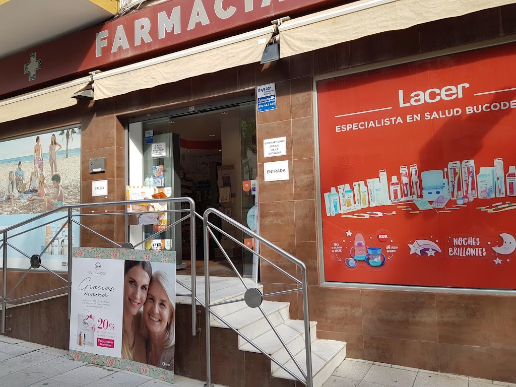 Farmacia Del Parque. SAN JUAN — Del propietario