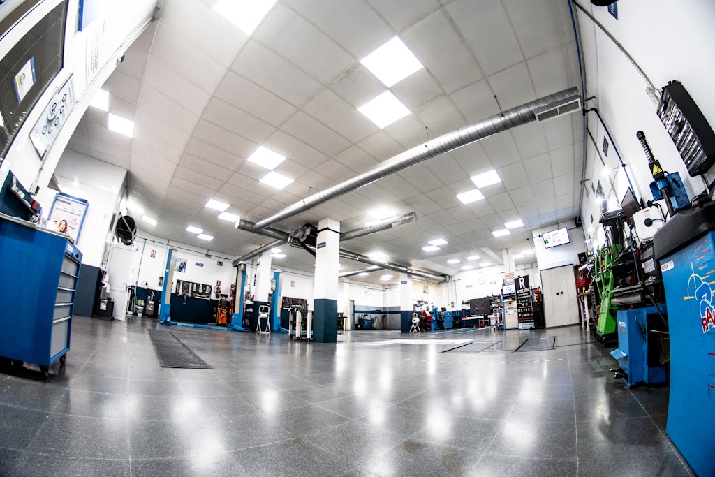 Automecanica Rosa — Interior