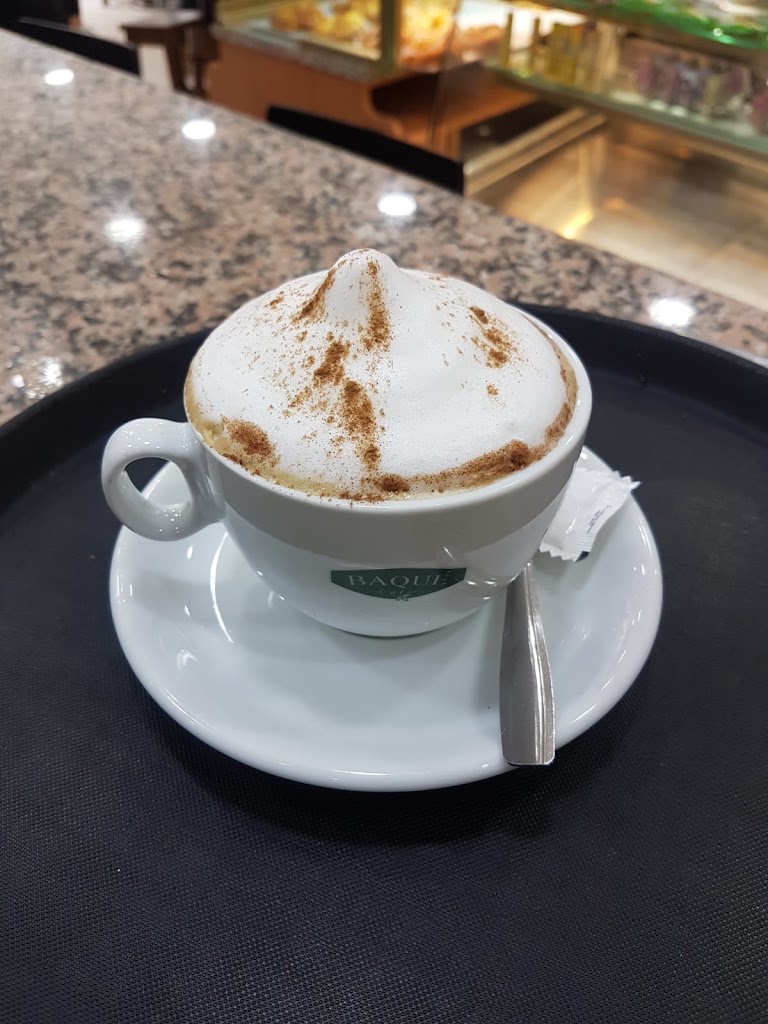 Pasteleria LA PLAZUELA — Comida y bebida