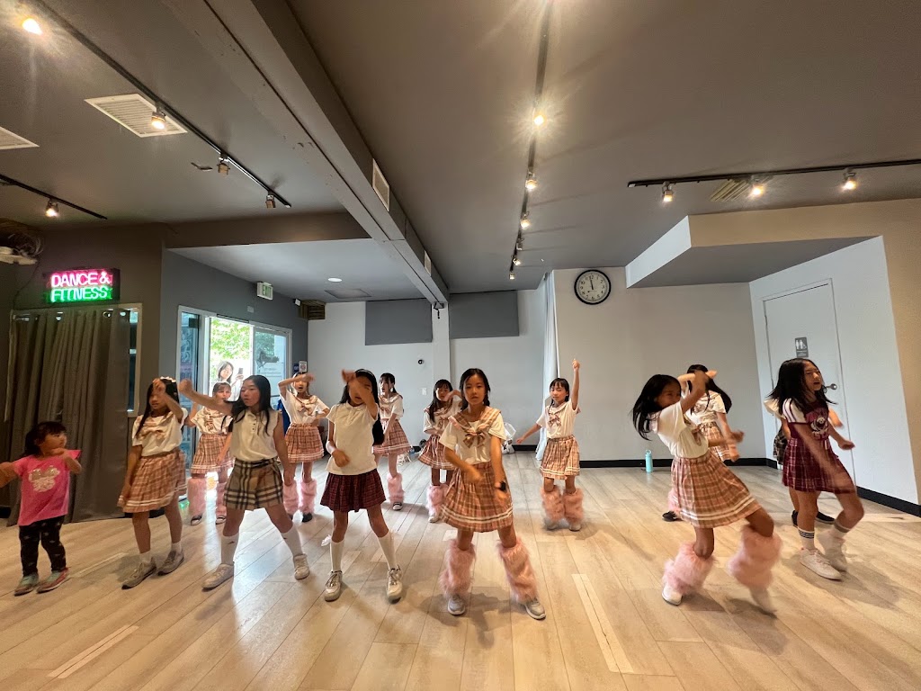  Unos Dance Fitness Center