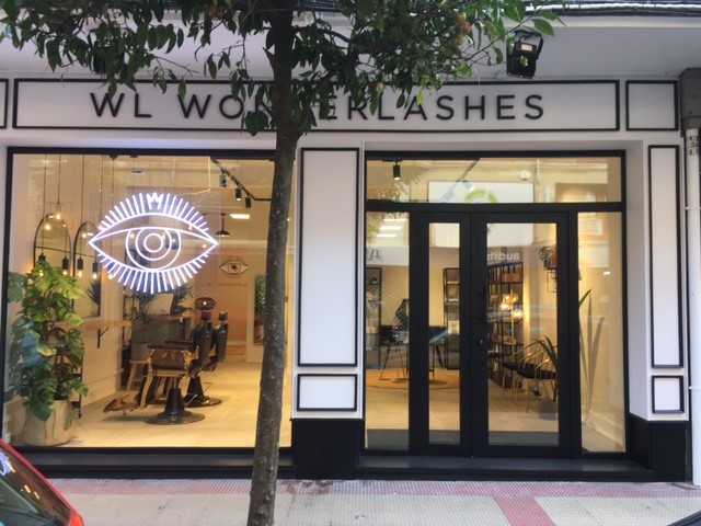 WL WonderLashes — Exterior