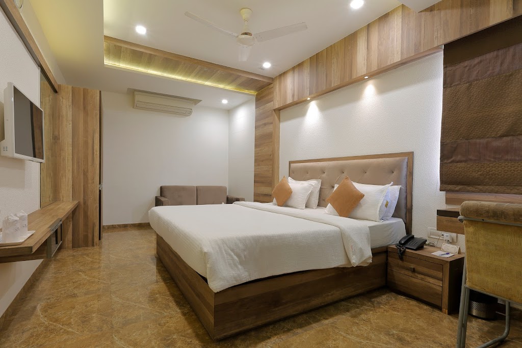 Hotel Summit