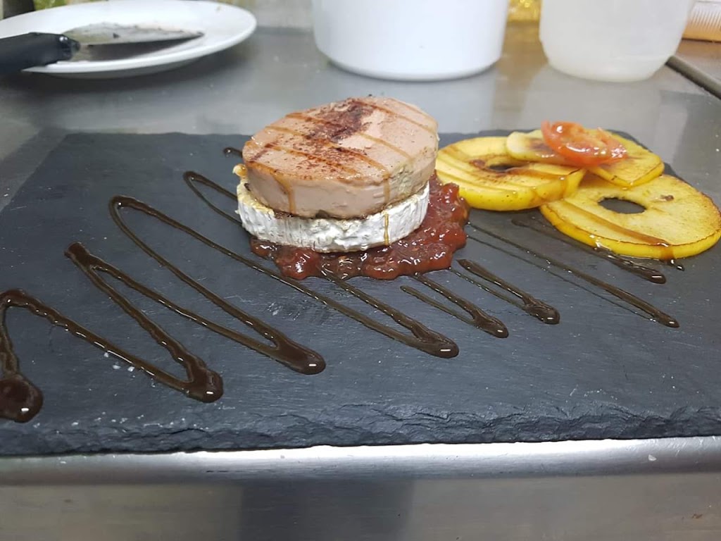 Toti Bar — Comida y bebida