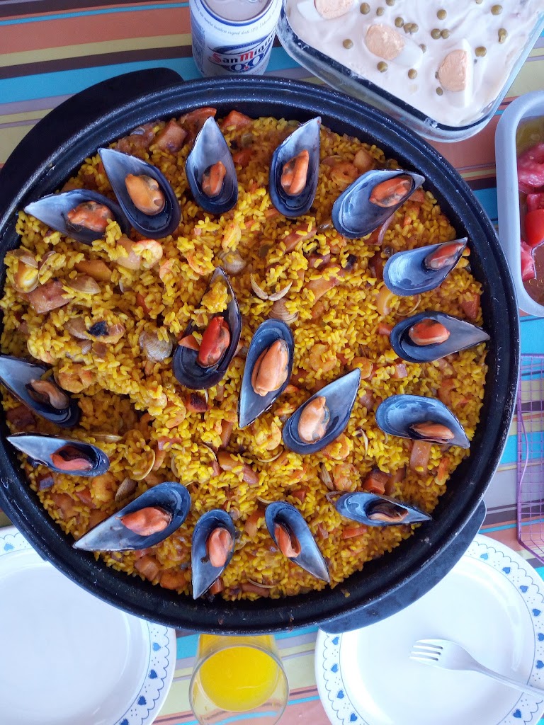Bar-Taberna La Trocha — Comida y bebida