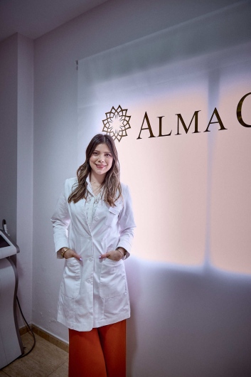 Dra. Dulce Andreina Rangel Morales, Medico estetico