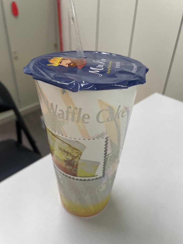 Mr.Queen皇后先生（八德介壽店）燕窩飲熱賣中 10杯外送9折、30杯85折 的照片