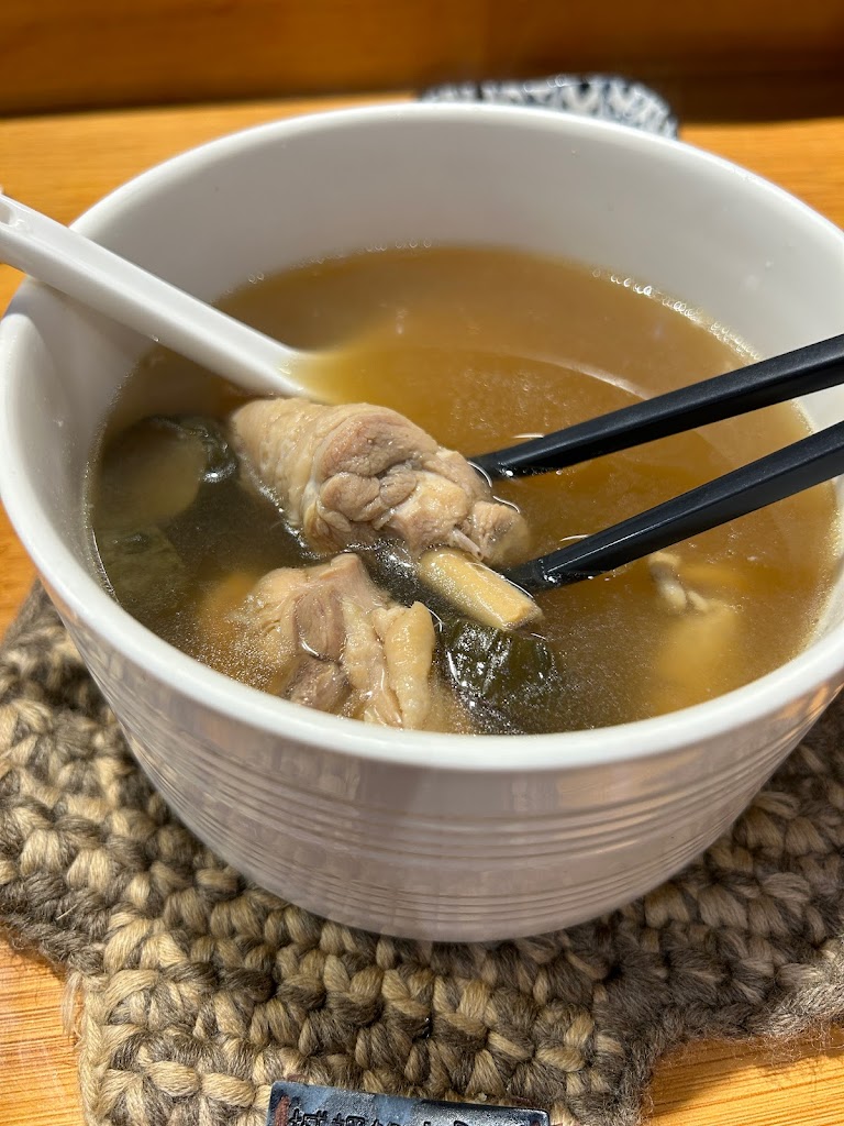城裡的小月光 單身雞湯（自強店）日式創意料理 的照片