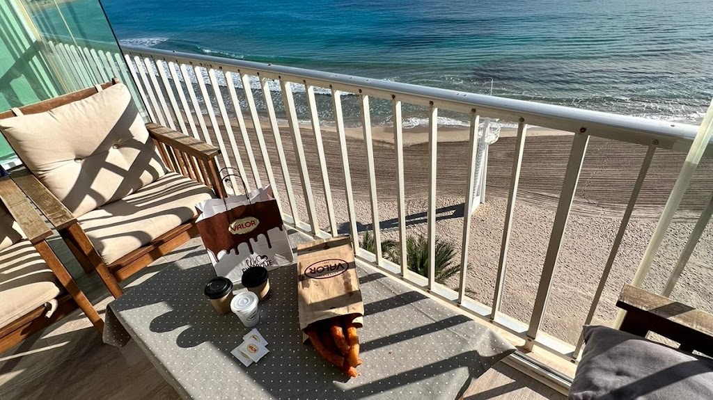 Beach front - Stunning views. Campello