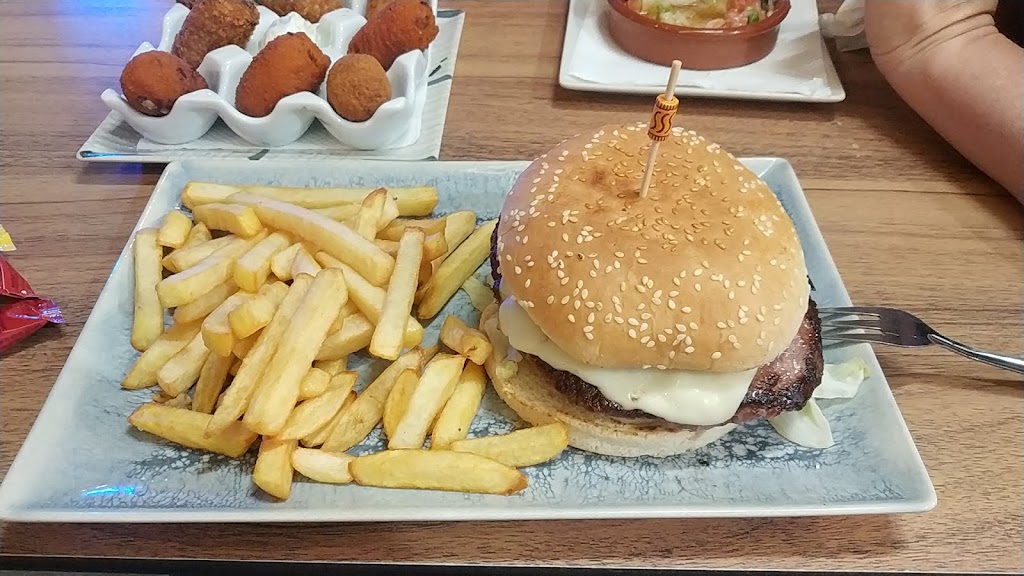 Bar Jerez — Comida y bebida