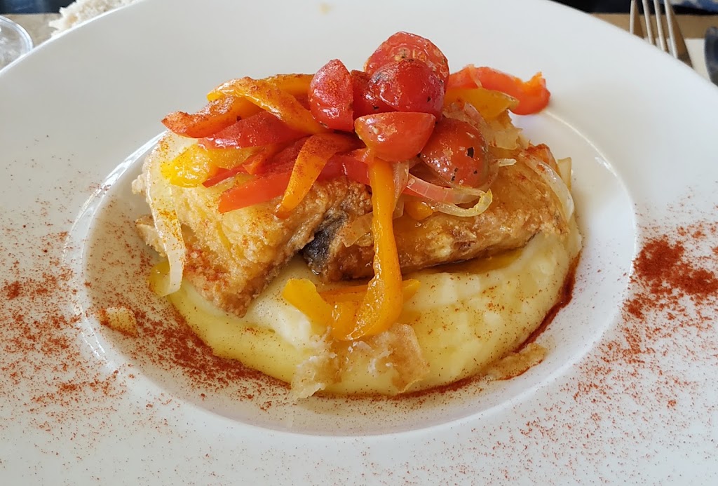 Fronteira Gastrobar-Tapas Wines Gins — Comida y bebida