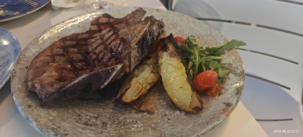 MY Bar Restaurante Martorell — Comida y bebida