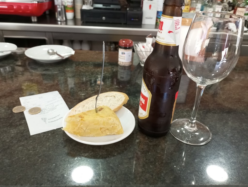 La Giralda Restaurante — Comida y bebida