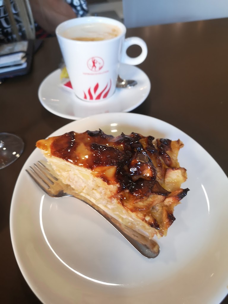 Tres Delicias — Cafe