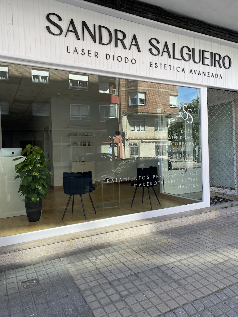 Sandra Salgueiro - Laser Diodo y Estetica Avanzada