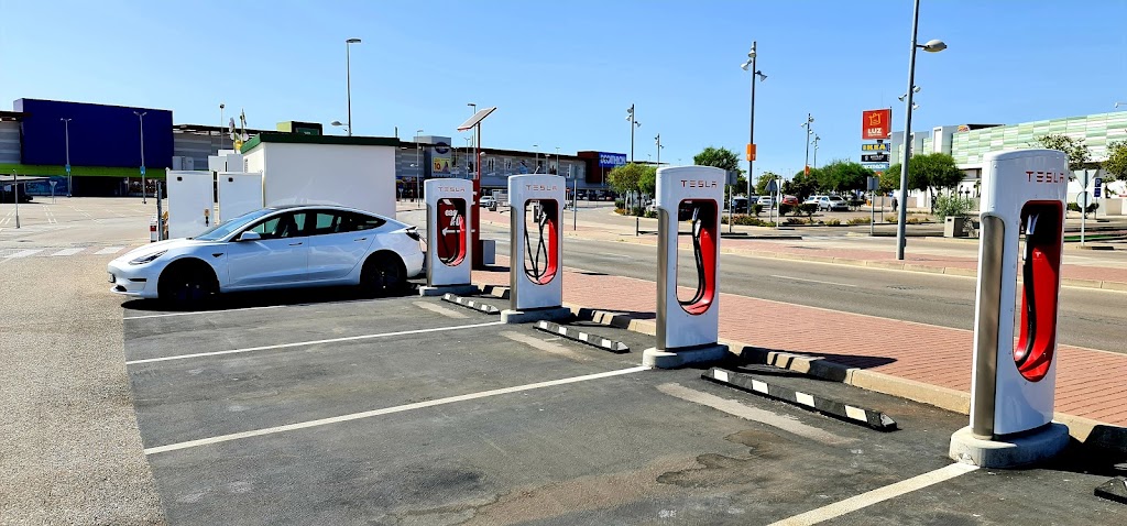Cargadores de vehiculos electricos Tesla — Estacion de servicio