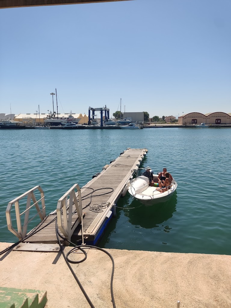 Gasolinera del Club Nautico de Gandia