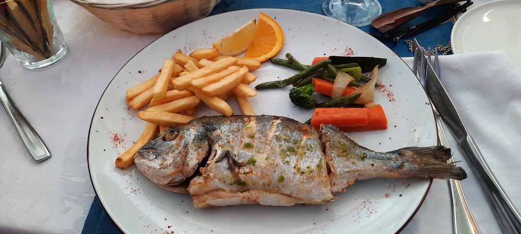 Everest Restaurante — Comida y bebida