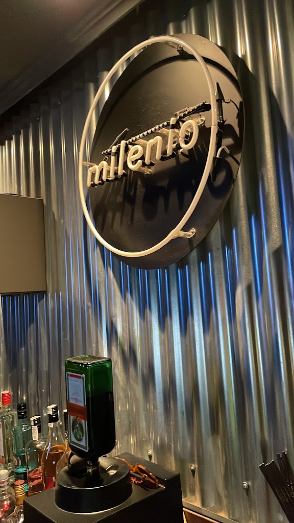 Milenio Music Bar — Del propietario