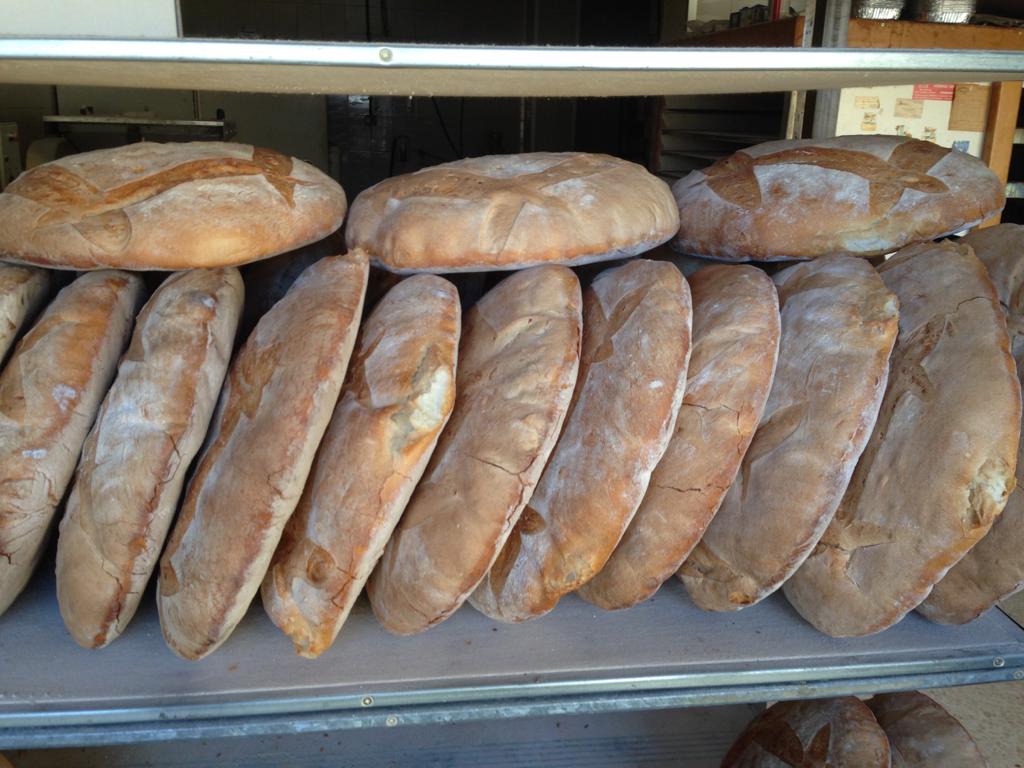 Cafeteria - Pasteleria Sierra — Comida y bebida