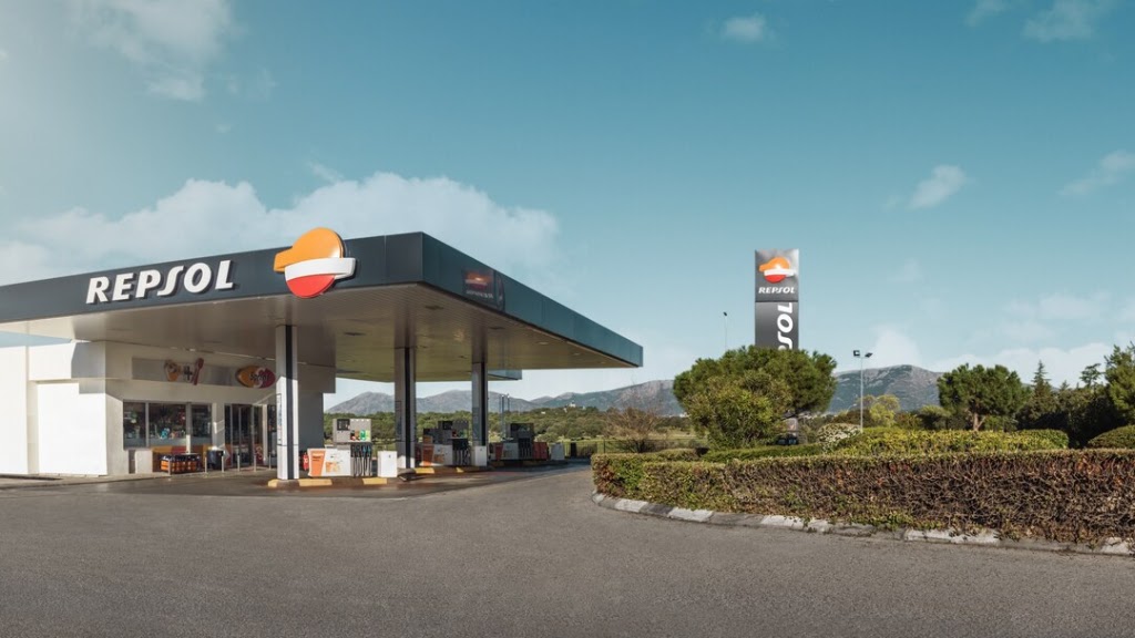 GASOLINERA REPSOL ESQUEDAS — Estacion de servicio