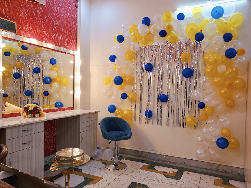 Royal Makeover Studio Academy