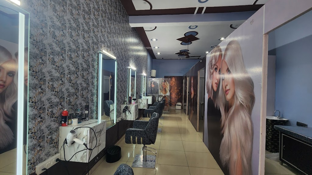 Raza Unisex Salon Best Bridal Makeup Artist Best Beauty Parlour Best Unisex Salon In Moradabad