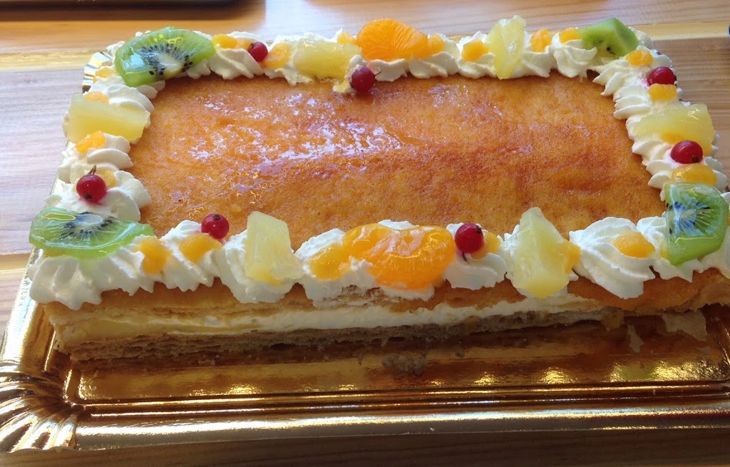 Pasteleria-Confiteria "Pili" — Comida y bebida