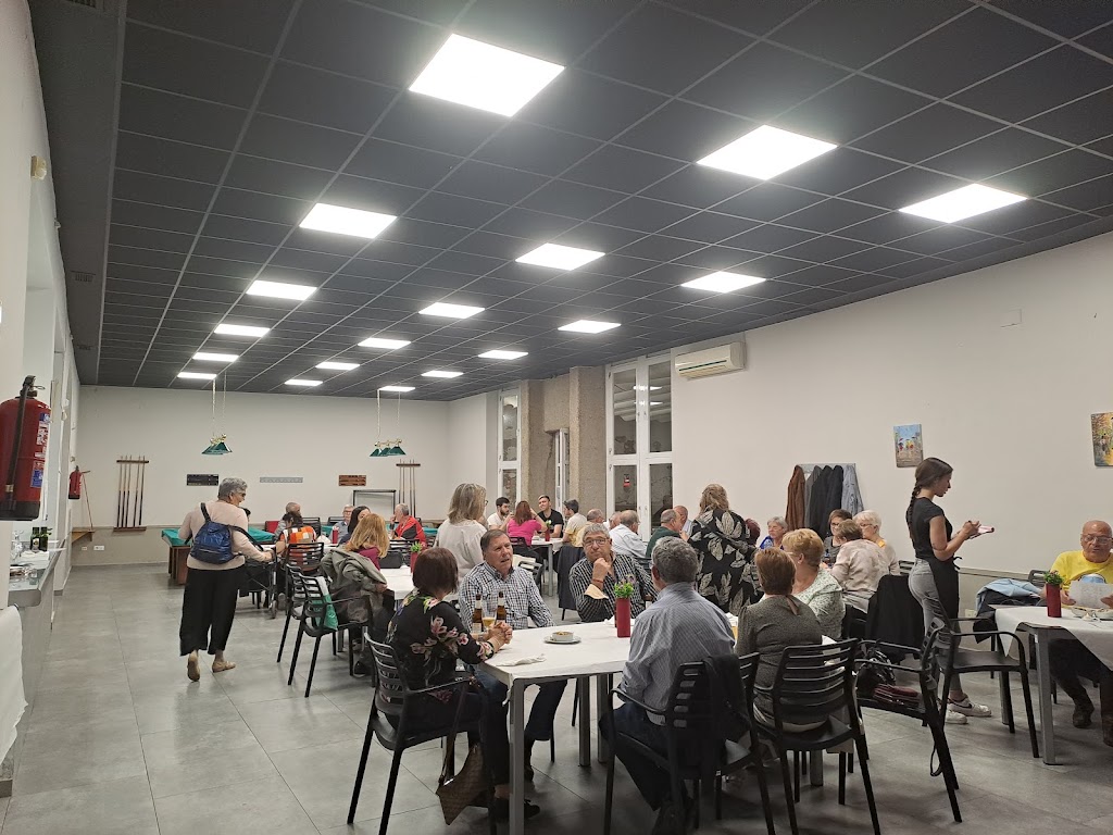 Bar de Los Jubilados y Pensionistas — Ambiente