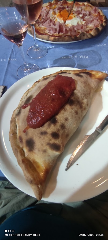 Dolce Vita Olot — Calzone