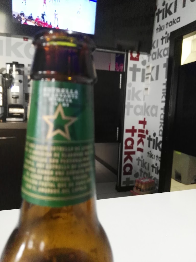 Tiki Taka Pilar de la Horadada — Comida y bebida