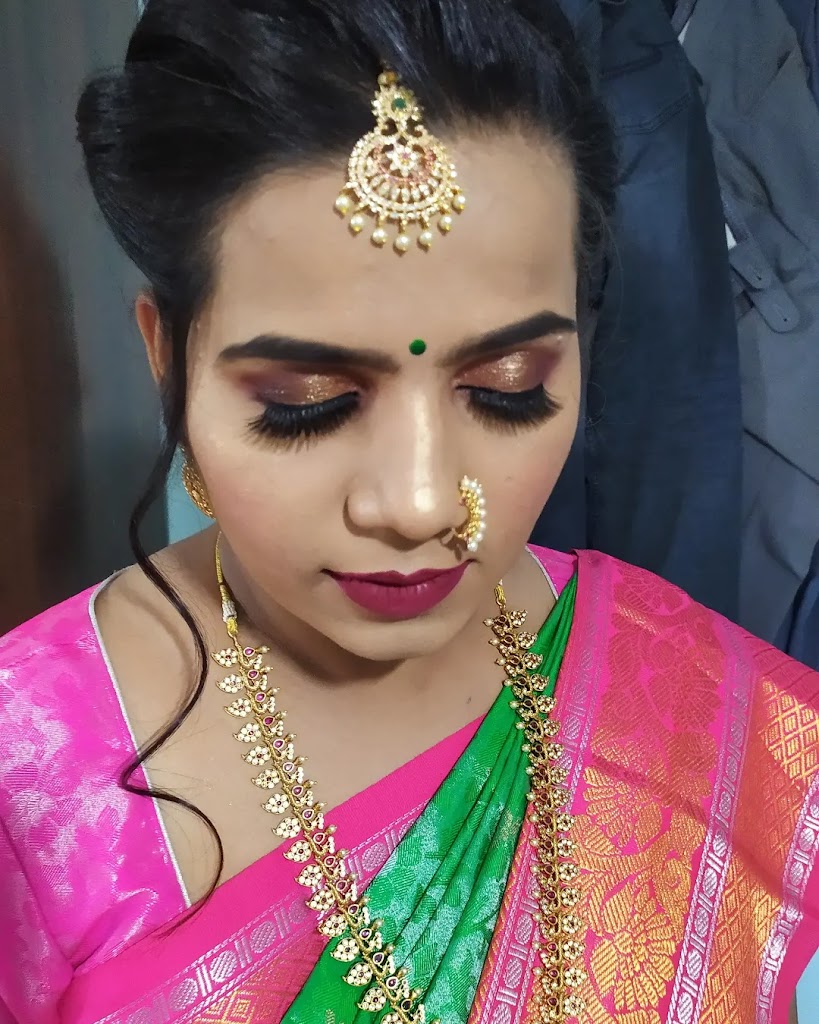 Ananya Beauty Parlour