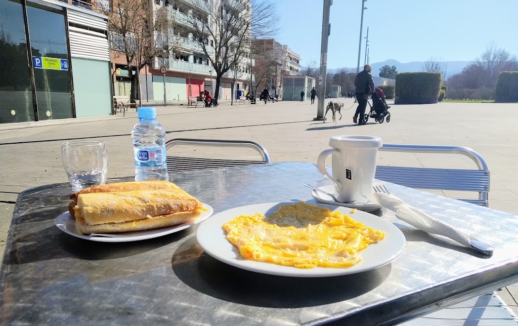 Bar Restaurant Ebano — Comida y bebida