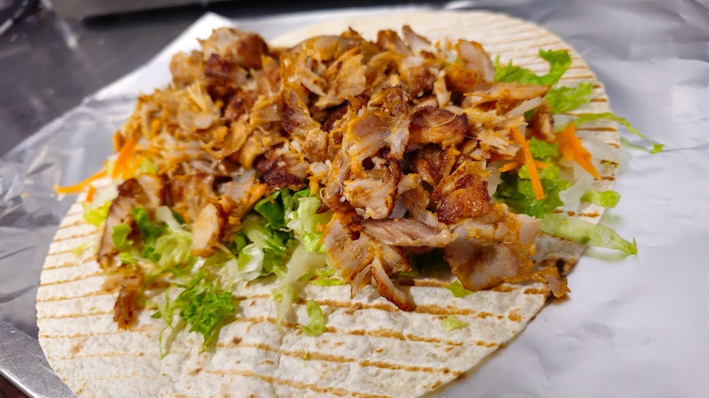El Kebab De Mustafa — Comida y bebida